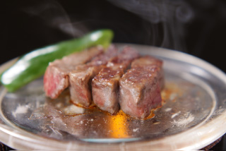 Grilled Omi beef on crystal plate