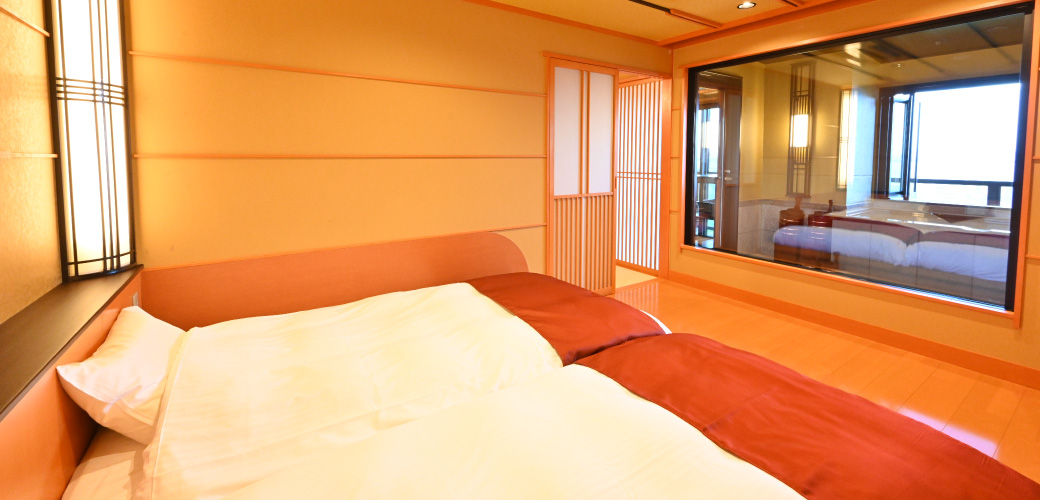 Japanese & western club room with a private open hot spring