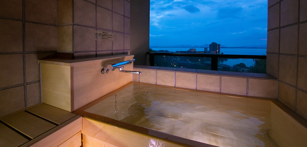 Japanese & western guest room with a private open air bath